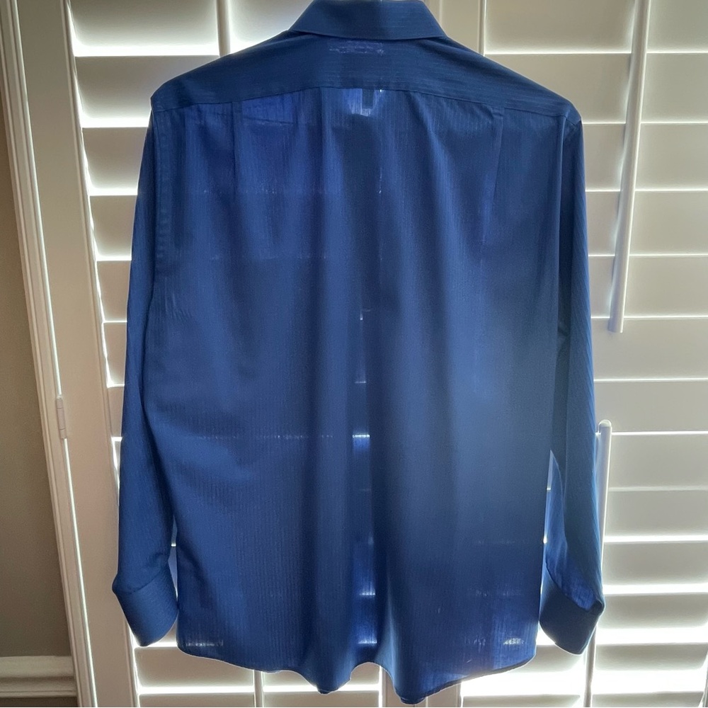 Van Heusen Fitted Men's Deep Blue Dress Shirt - Picture 4 of 4